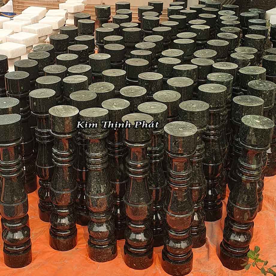 con tiện đá hoa cương màu đen
