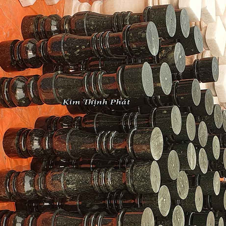 con tiện đá hoa cương màu đen