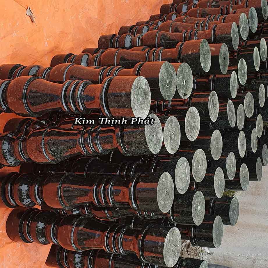 con tiện đá hoa cương màu đen