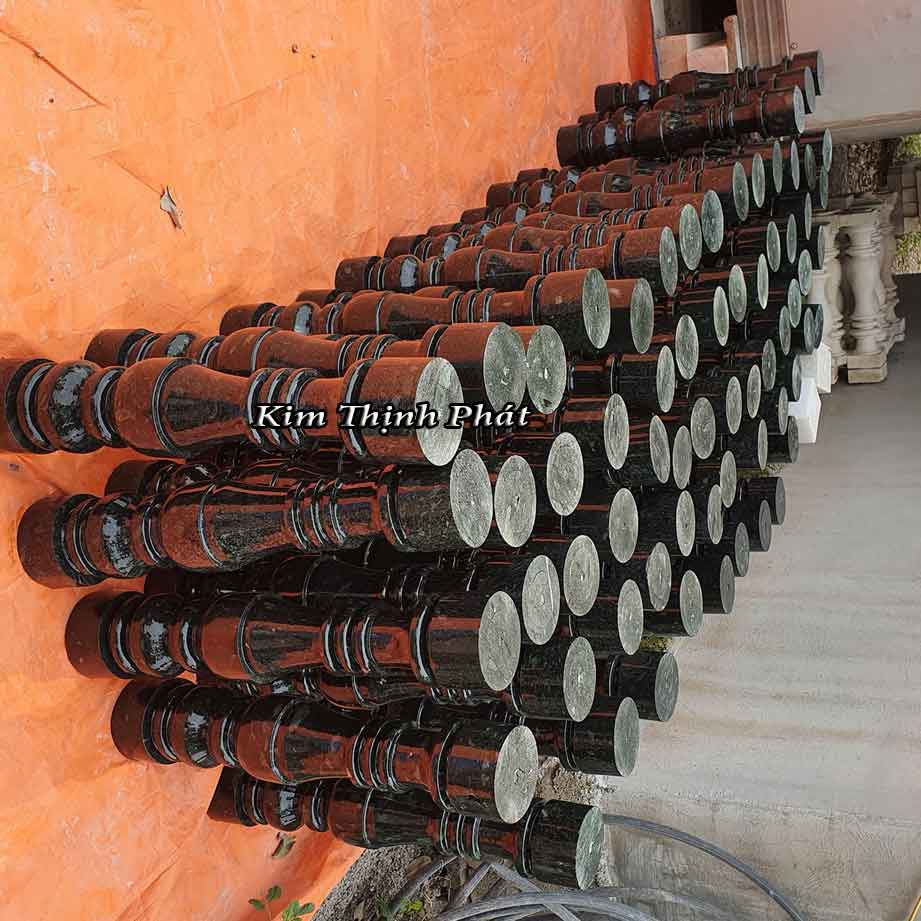 con tiện đá hoa cương màu đen