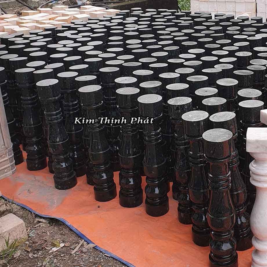 con tiện đá hoa cương màu đen