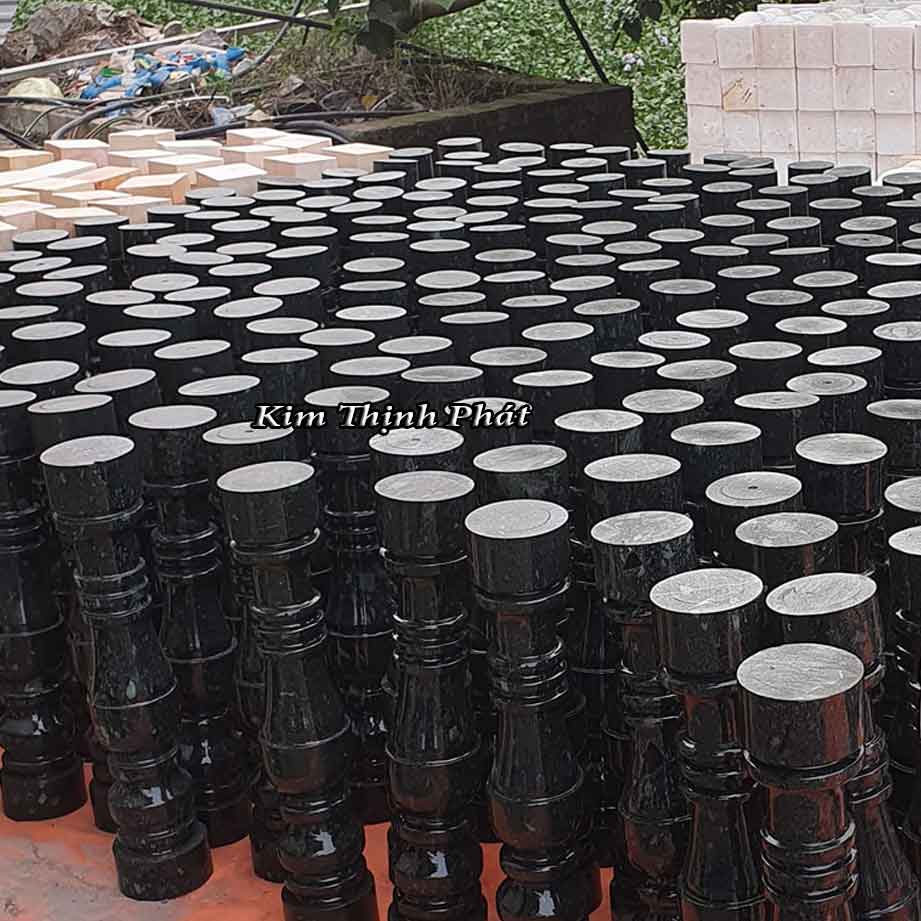 con tiện đá hoa cương màu đen