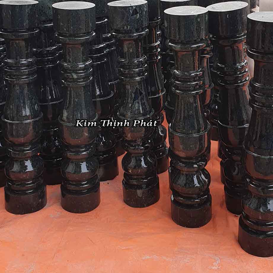 con tiện đá hoa cương màu đen