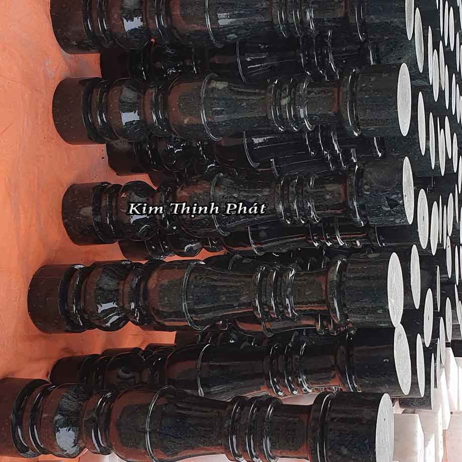 con tiện đá hoa cương màu đen