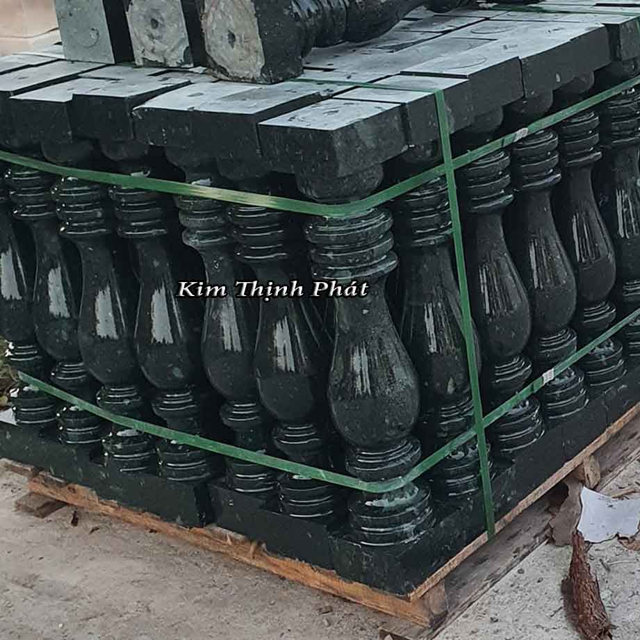 con tiện đá hoa cương màu đen