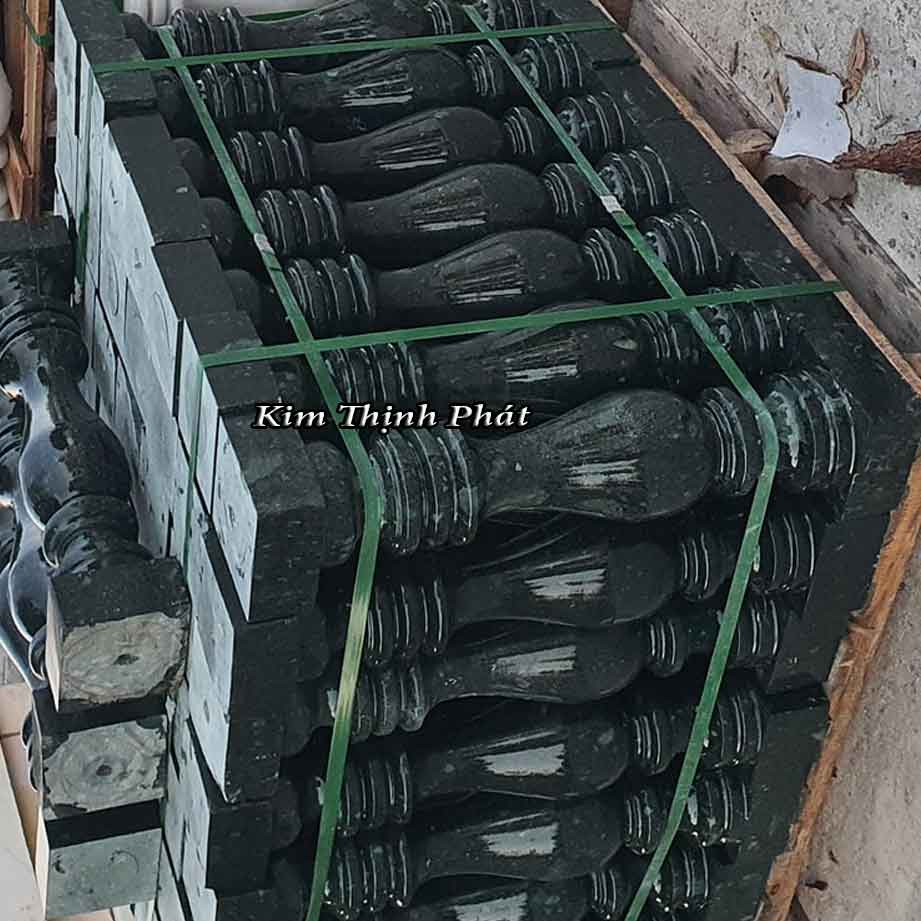 con tiện đá hoa cương màu đen