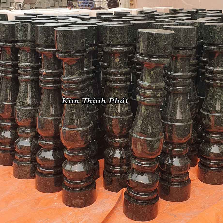 con tiện đá hoa cương màu đen