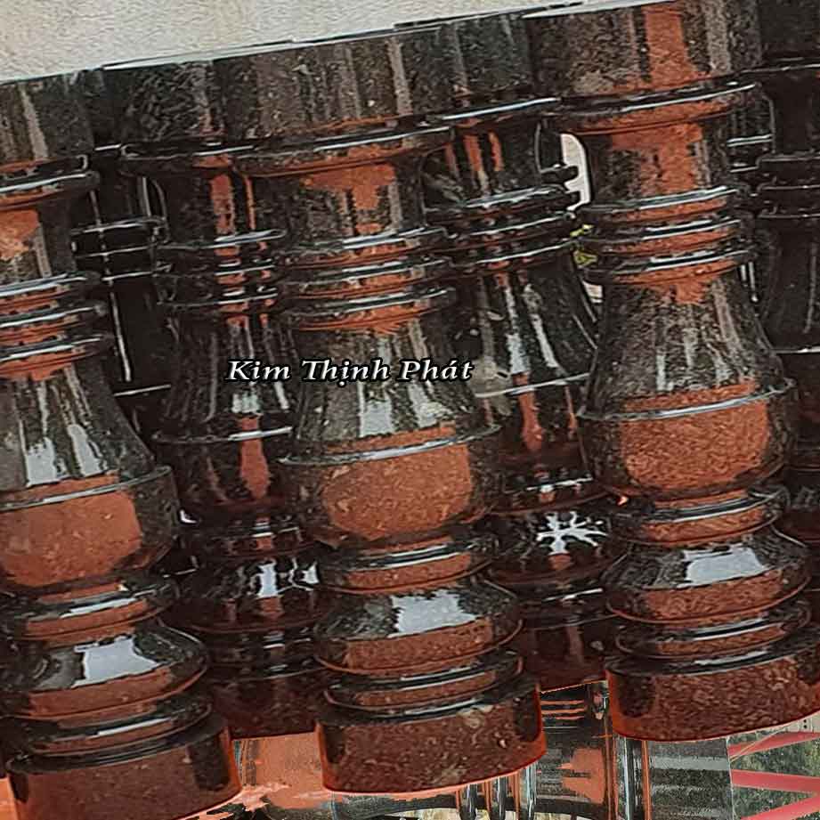 con tiện đá hoa cương màu đen
