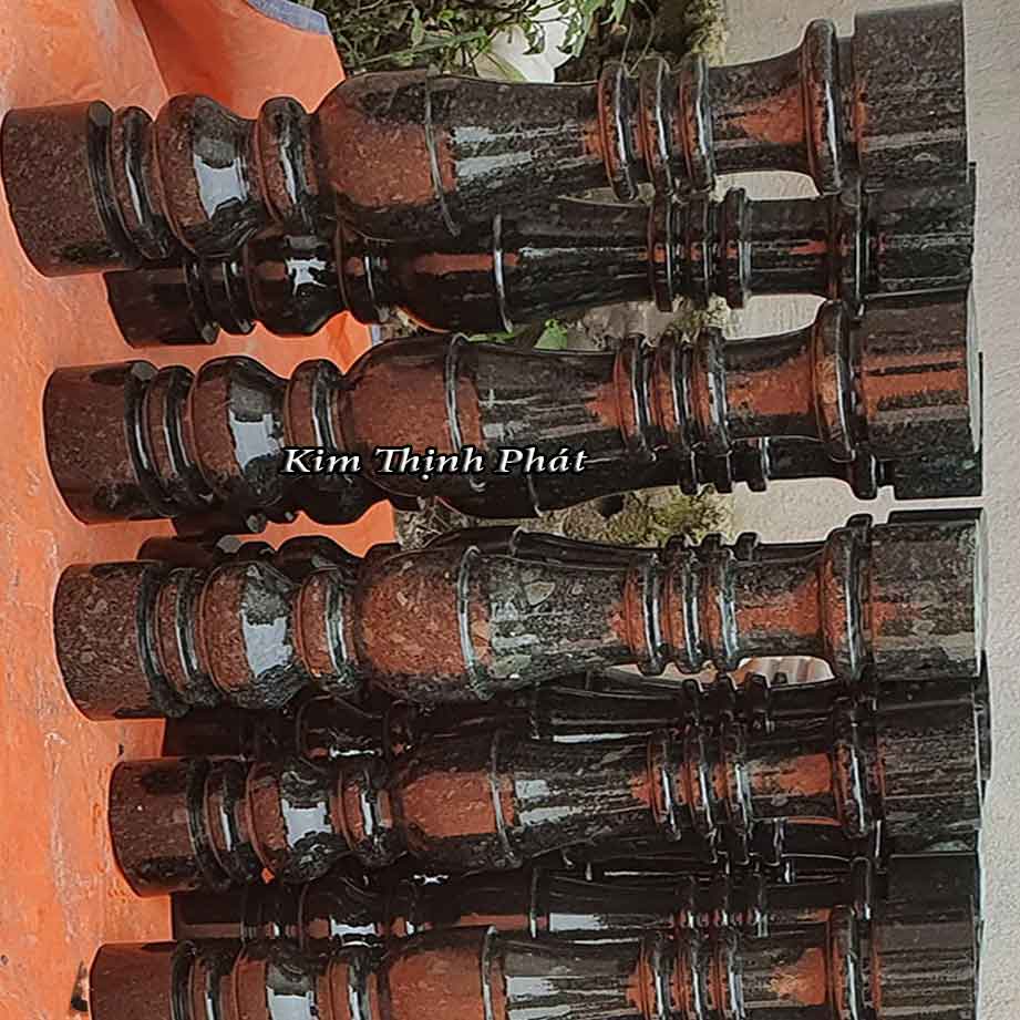 con tiện đá hoa cương màu đen