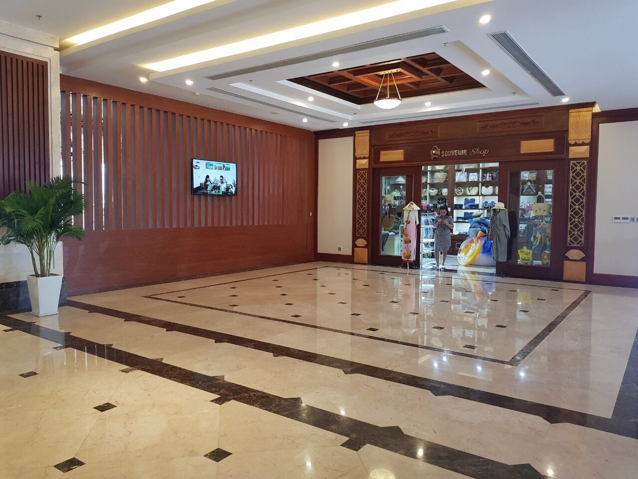 Đá hoa cương nền nhà