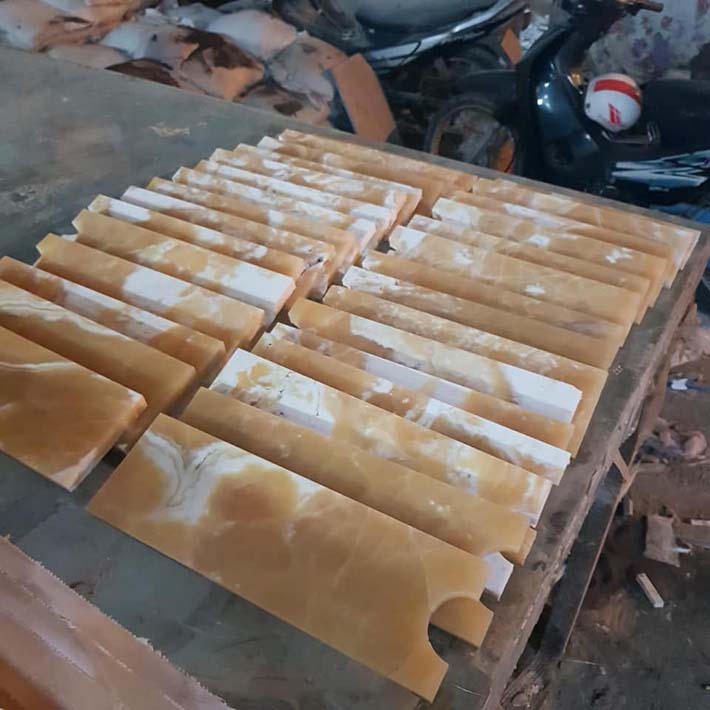 Đá hoa cương cầu thang