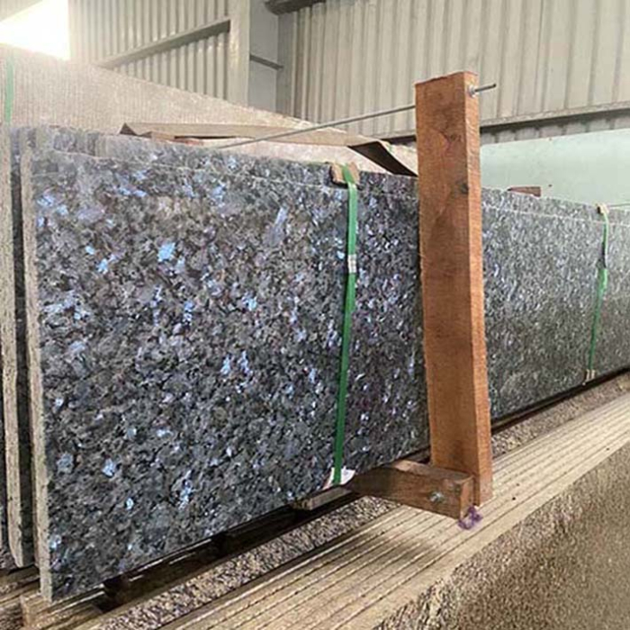 Đá hoa cương xà cừ xanh rêu